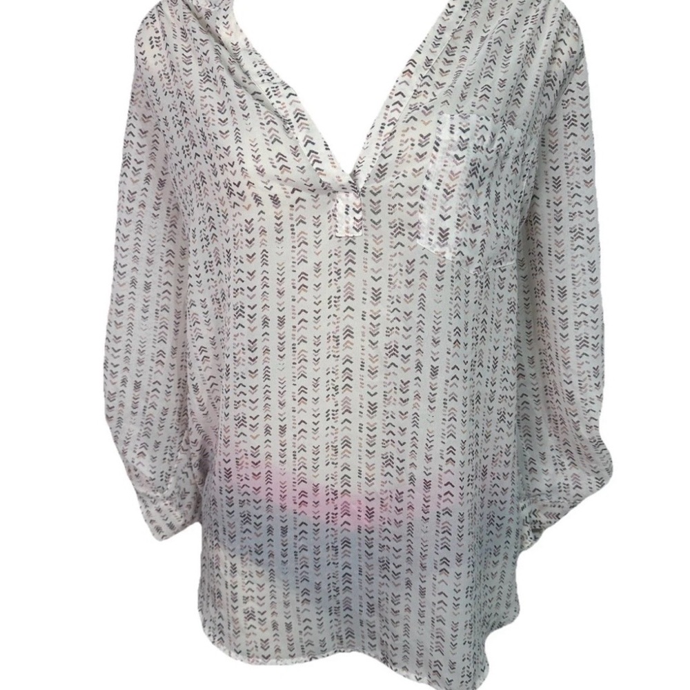 Maurice’s Cream Printed Design V-neck XL Blouse